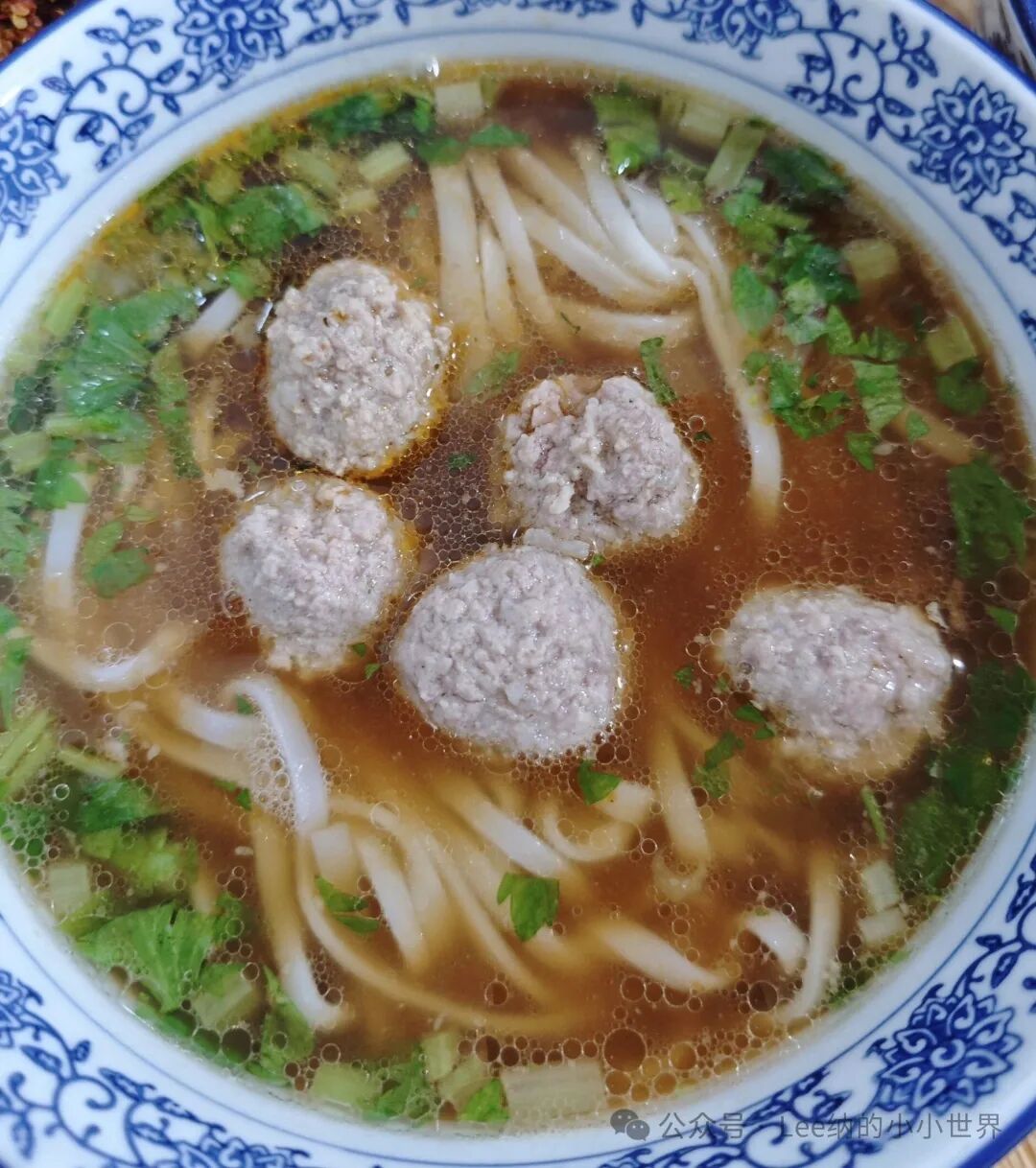 DƬ
